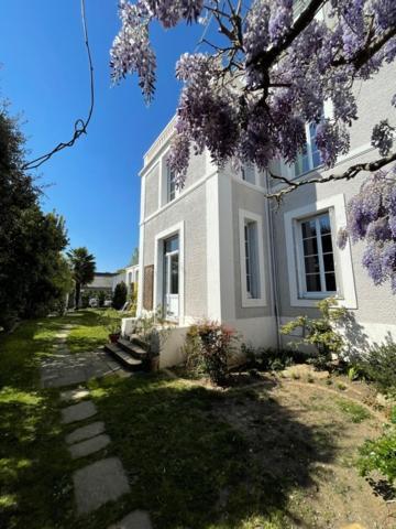 Maison Latour Cholet Exterior photo